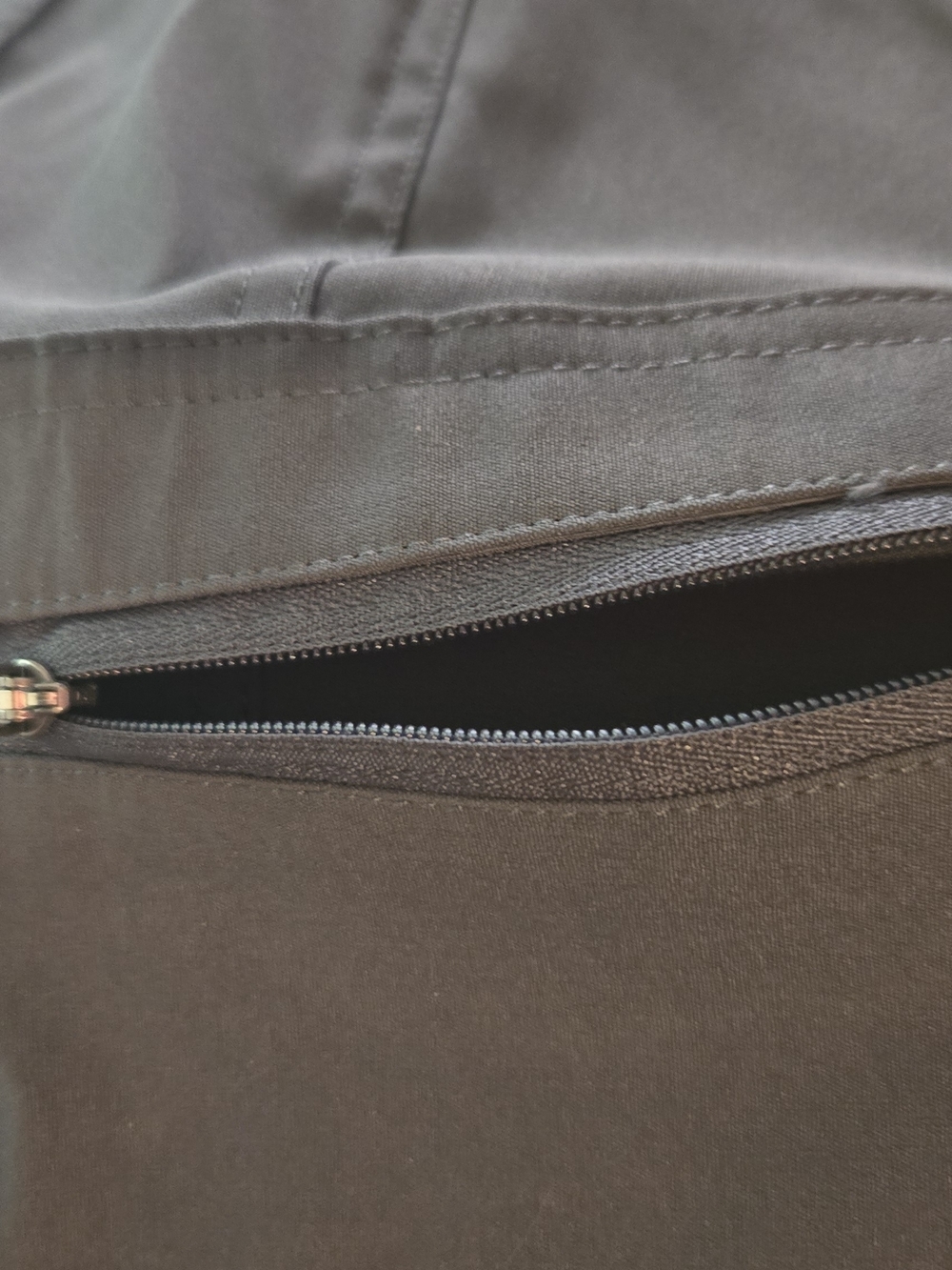 Eddie Bauer Men's Size 36 Charcoal Flat Front Rainier Performance Shorts. NWT - Picture 6 of 7